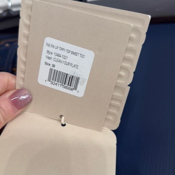 Mother Denim Snacks! The Pin Up Tippy Top Sweet Tooth Hover in Clean Your Plate - Picture 4 of 8